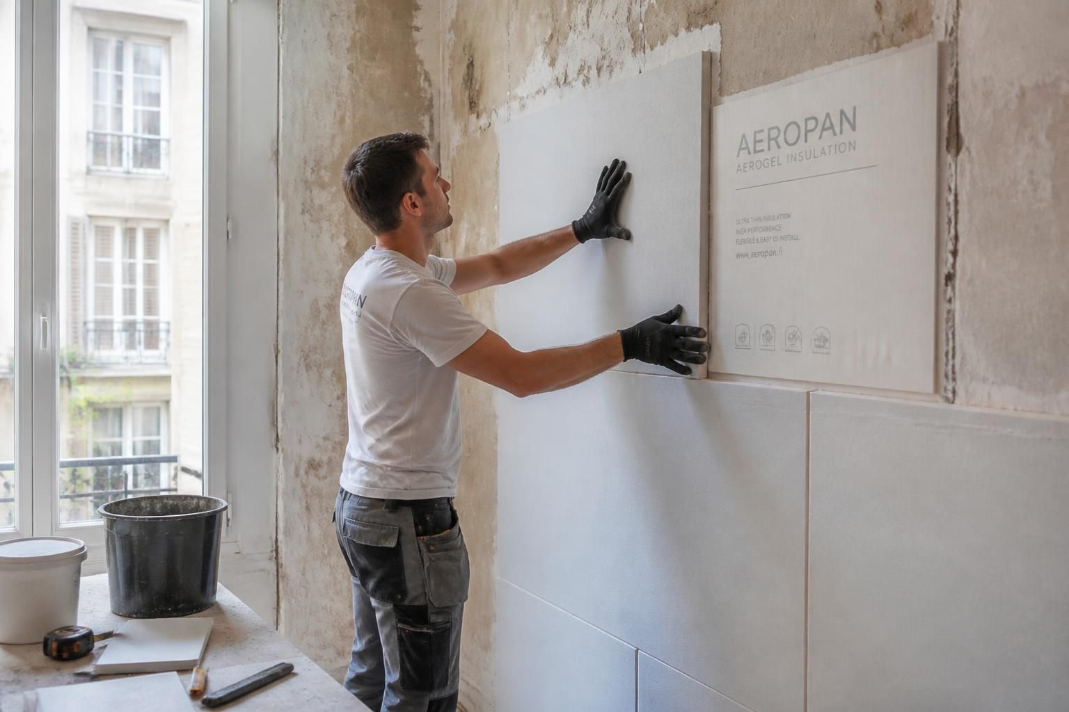 découvrez les performances exceptionnelles de l'isolant aérogel en bâtiment, son coût et des exemples concrets d'applications pour optimiser l'isolation thermique.